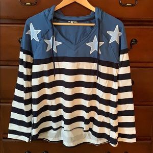 BNWT Crown & Ivy hoodie size large